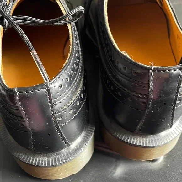 Dr. Martens Men's 3989 Brogue Lace Up Shoes - Picture 4 of 9